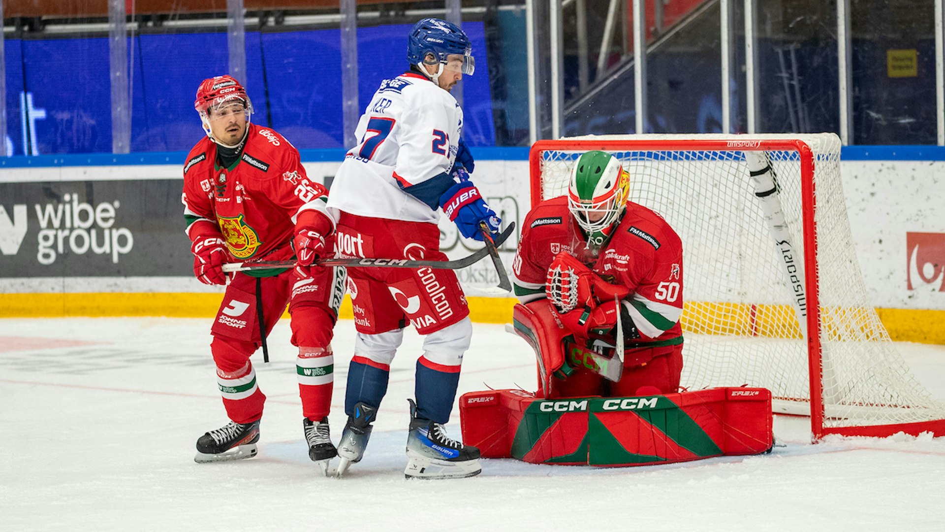 Mora, SVERIGE - 2 October 2024 : Mora målvakt 50 Topias Leinonen under matchen i HockeyAllsvenskan mellan Mora och Oskarshamn på Smidjegrav Arena den 2 - October- i Mora
( Foto: Alfred Björklund )
Nyckelord Keywords: Ishockey, HockeyAllsvenskan, Mora, Oskarshamn, ***Betalbild***