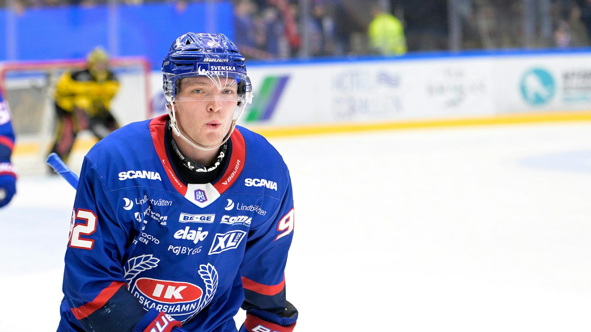 Oskarshamn, SVERIGE - 18 DECEMBER 2024 : Glad målskytt, Oskarshamn 92 Zion Nybeck under matchen i HockeyAllsvenskan mellan Oskarshamn och Vimmerby på BE-GE Hockeycenter den 18 DECEMBER i Oskarshamn
( Foto: Ilkka Ranta/ IR-FOTO )
Nyckelord Keywords: Ishockey, HockeyAllsvenskan, Oskarshamn, Vimmerby, ***Betalbild***