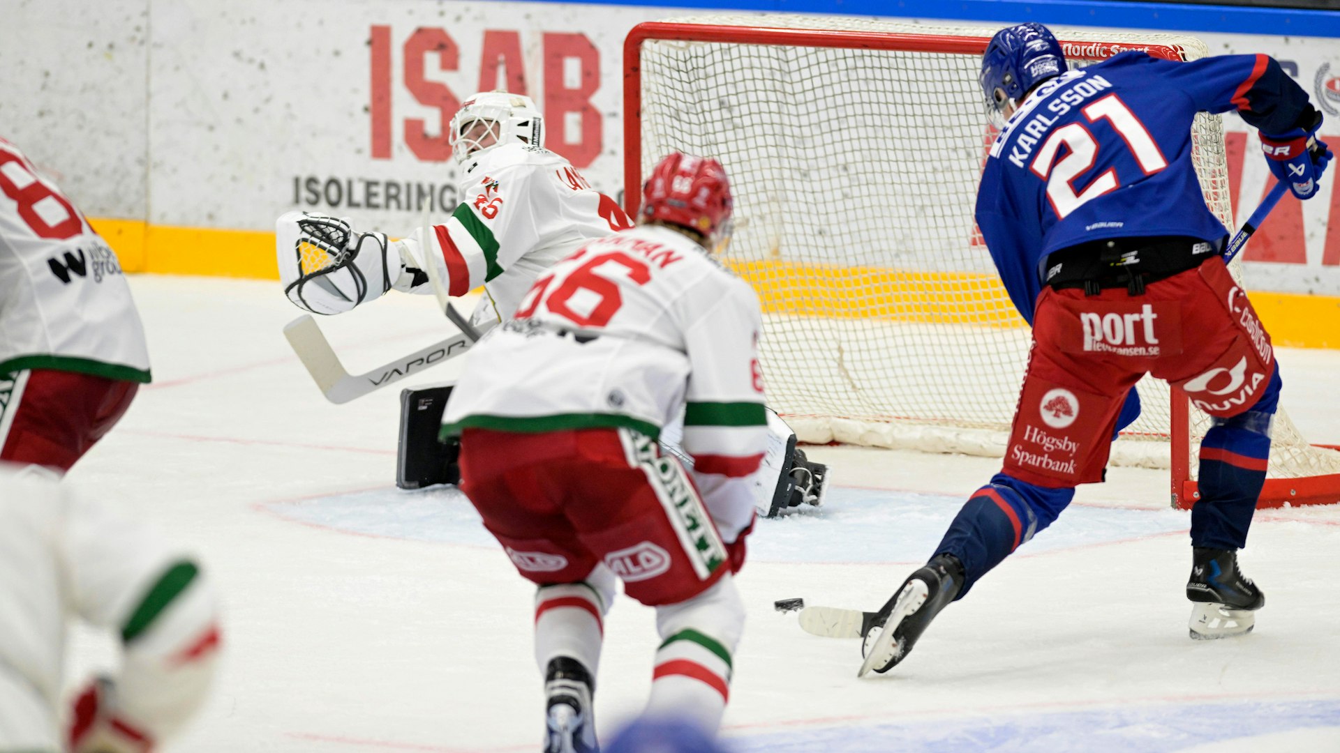 Oskarshamn, SVERIGE - 8 DECEMBER 2024 : Iskallt, 3—0 av Oskarshamn 21 Hampus Karlsson under matchen i HockeyAllsvenskan mellan Oskarshamn och Mora på BE-GE Hockeycenter den 8 DECEMBER i Oskarshamn
( Foto: Ilkka Ranta/ IR-FOTO )
Nyckelord Keywords: Ishockey, HockeyAllsvenskan, Oskarshamn, Mora, ***Betalbild***