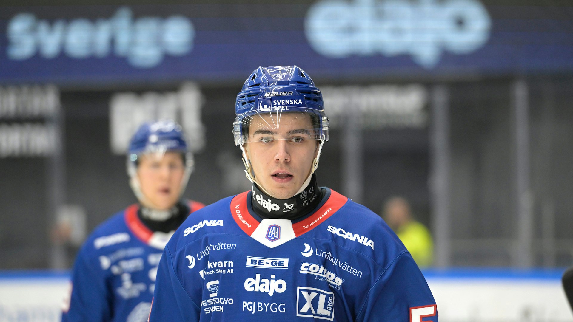 Oskarshamn, SVERIGE - 10 JANUARI 2025 : Oskarshamn 53 Liam Svensson under matchen i HockeyAllsvenskan mellan Oskarshamn och Västerås på BE-GE Hockeycenter den 10 JANUARI i Oskarshamn
( Foto: Ilkka Ranta/ IR-FOTO )
Nyckelord Keywords: Ishockey, HockeyAllsvenskan, Oskarshamn, Västerås, ***Betalbild***