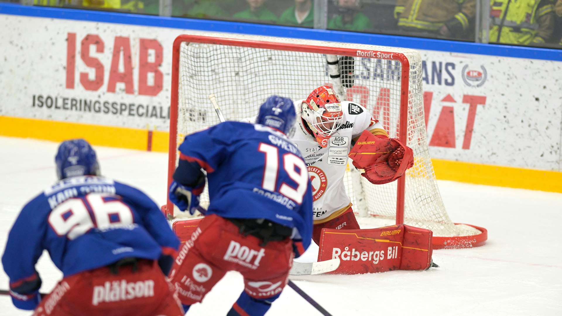 Oskarshamn, SVERIGE - 14 FEBRUARI 2025 :Oskarshamn 19 Viktor Smeds hade ett läge under förlängningen av matchen i HockeyAllsvenskan mellan Oskarshamn och Kalmar på BE-GE Hockeycenter den 14 FEBRUARI i Oskarshamn
( Foto: Ilkka Ranta/ IR-FOTO )
Nyckelord Keywords: Ishockey, HockeyAllsvenskan, Oskarshamn, Kalmar, ***Betalbild***