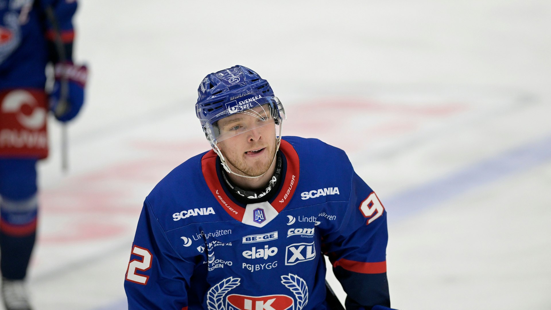 Oskarshamn, SVERIGE - 19 FEBRUARI 2025 : Oskarshamn 92 Zion Nybeck kvitterade till 1-1 under matchen i HockeyAllsvenskan mellan Oskarshamn och Tingsryd på BE-GE Hockeycenter den 19 FEBRUARI i Oskarshamn
( Foto: Ilkka Ranta/ IR-FOTO )
Nyckelord Keywords: Ishockey, HockeyAllsvenskan, Oskarshamn, Tingsryd, ***Betalbild***