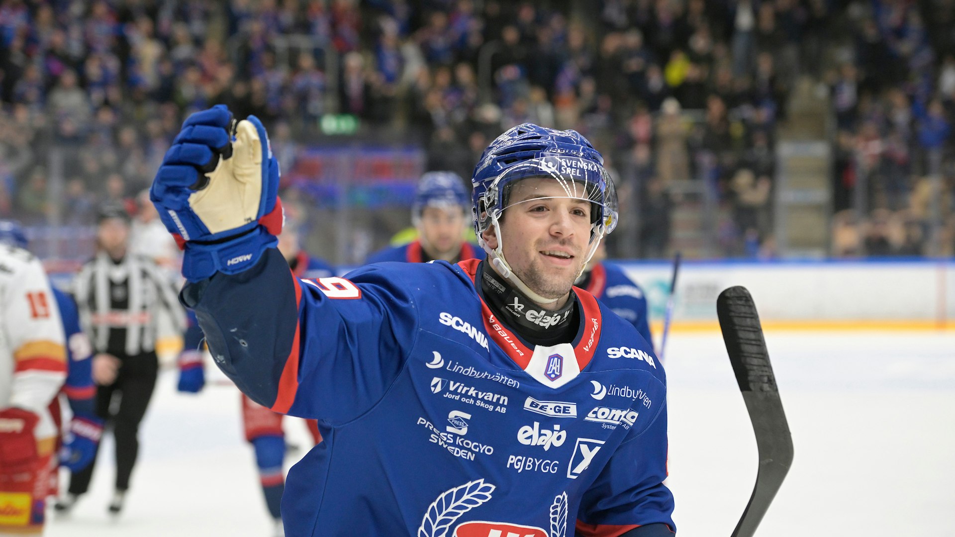 Oskarshamn, SVERIGE - 14 FEBRUARI 2025 : Kvitterat, 1-1 arv Oskarshamn 49 Michael Joyaux under matchen i HockeyAllsvenskan mellan Oskarshamn och Kalmar på BE-GE Hockeycenter den 14 FEBRUARI i Oskarshamn
( Foto: Ilkka Ranta/ IR-FOTO )
Nyckelord Keywords: Ishockey, HockeyAllsvenskan, Oskarshamn, Kalmar, ***Betalbild***