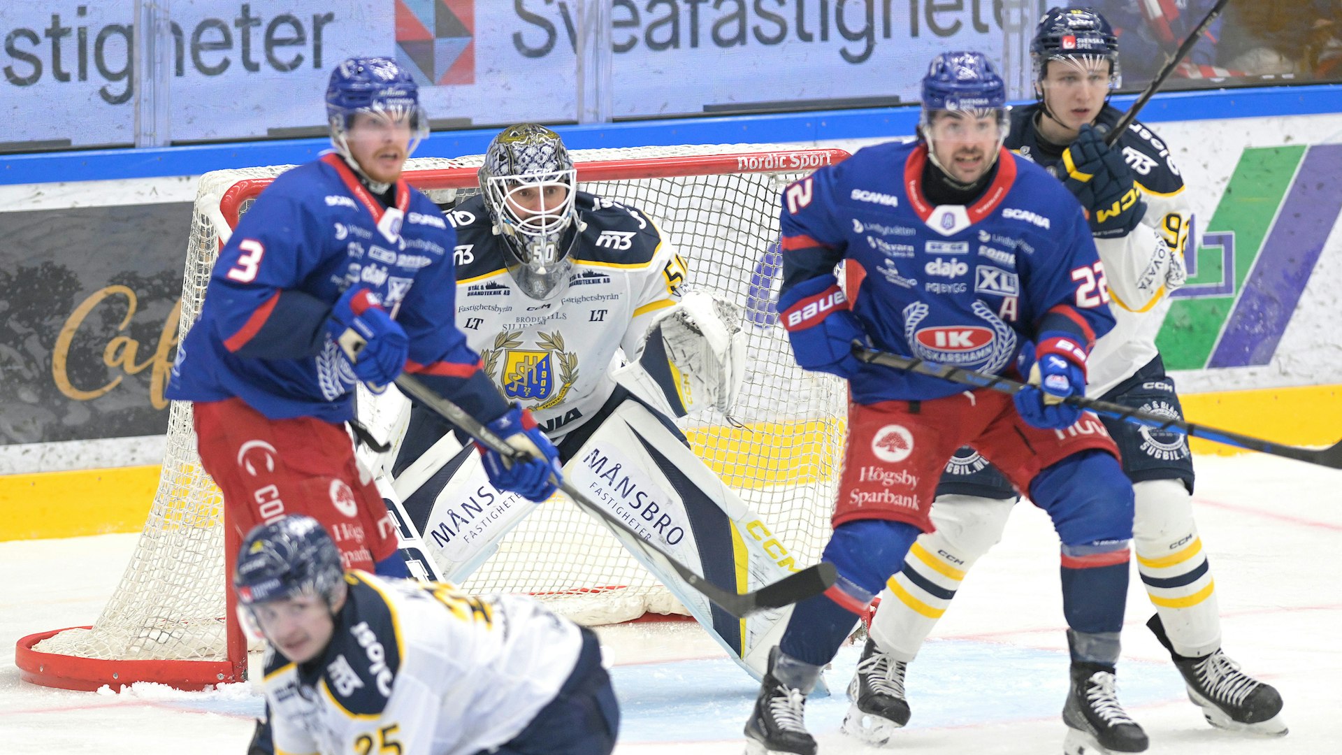 Oskarshamn, SVERIGE - 7 MARS 2025 : Hemmapress mot Södertäljemålet under matchen i HockeyAllsvenskan mellan Oskarshamn och Södertälje på BE-GE Hockeycenter den 7 MARS i Oskarshamn
( Foto: Ilkka Ranta/ IR-FOTO )
Nyckelord Keywords: Ishockey, HockeyAllsvenskan, Oskarshamn, Södertälje, ***Betalbild***