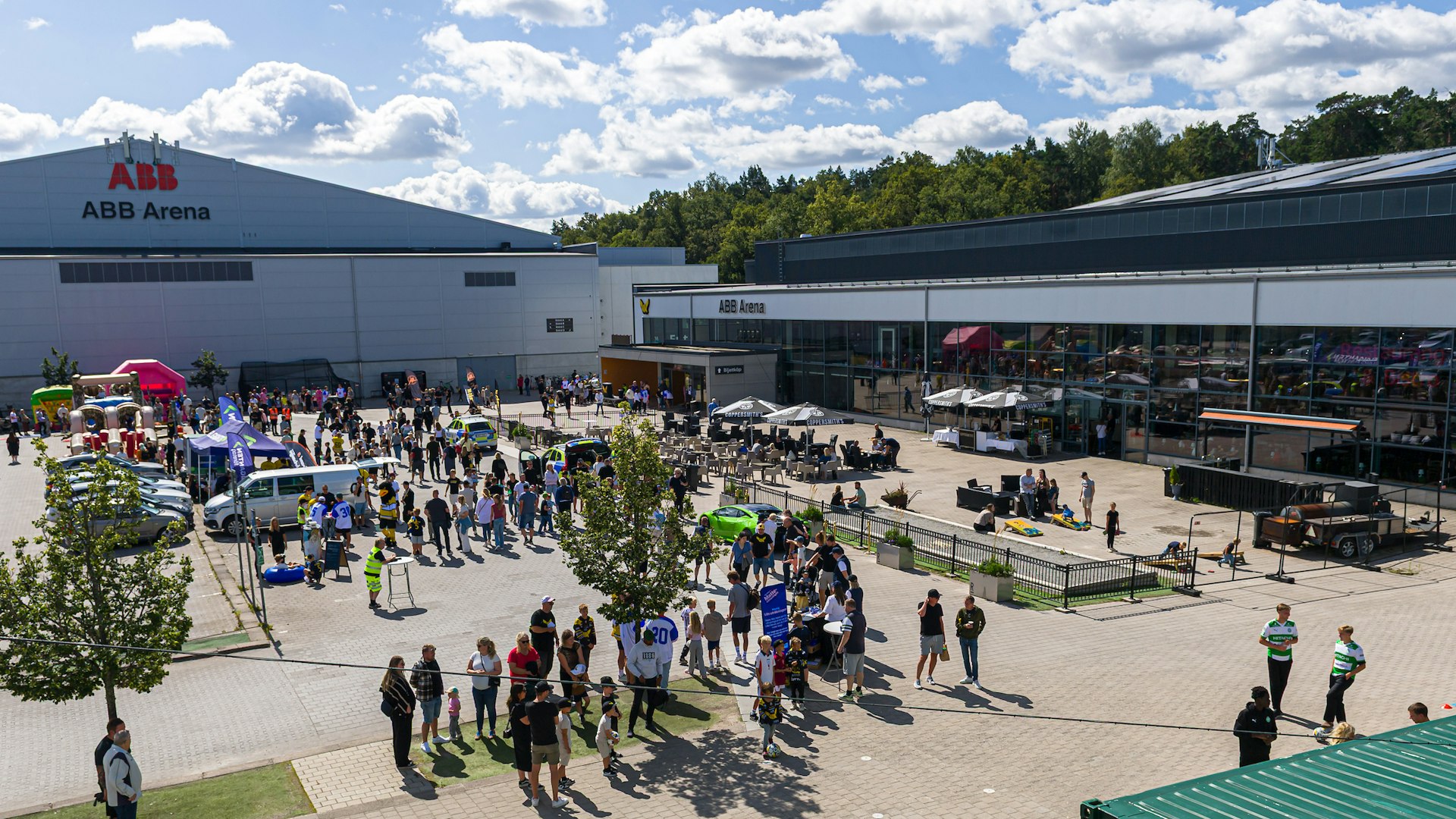 Västerås, SVERIGE - 10 AUGUSTI 2025 : Västerås IK med aktiviteter under VIK Dagen utanför ABB Arena Nord.
( Foto: Oliver Szabo )
Nyckelord Keywords: Ishockey, VIK Dagen, evenemang, jippo, ***Betalbild***